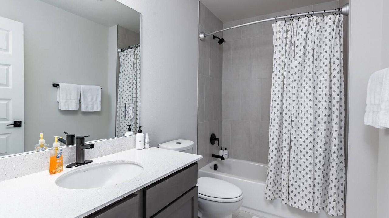 Photo of Bathroom in Mahncke Park