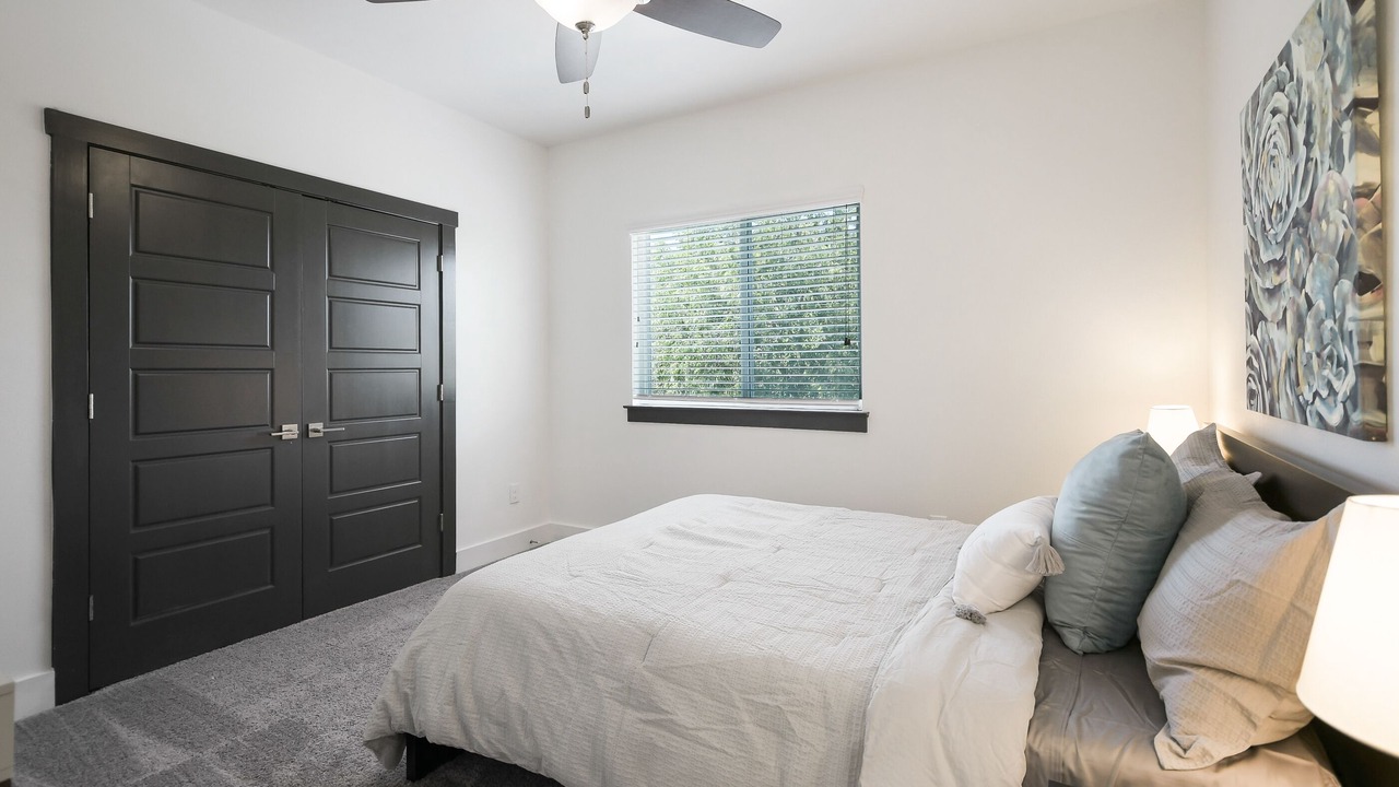 Photo of Bedroom in Mahncke Park