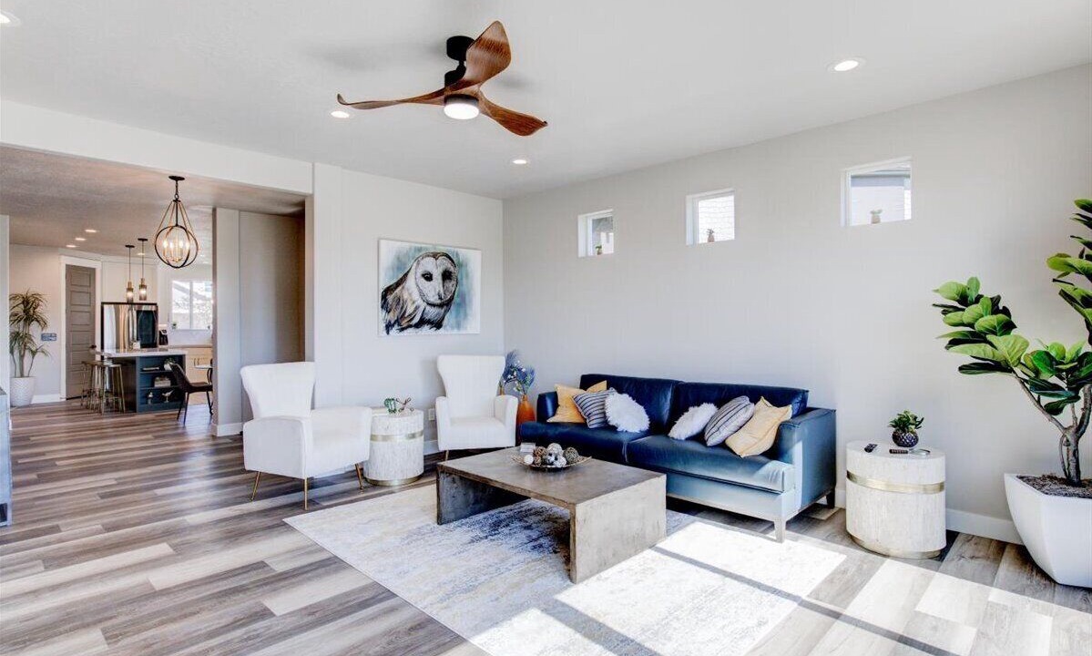 Photo of Livingroom in Midway