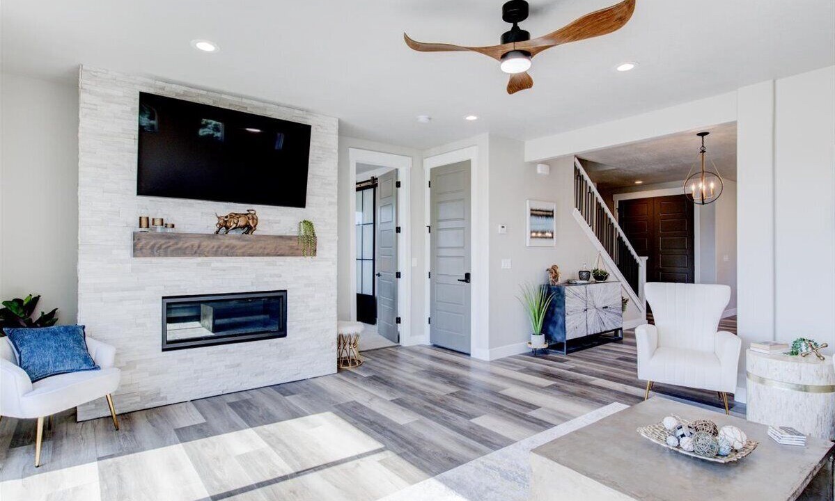 Photo of Livingroom in Midway