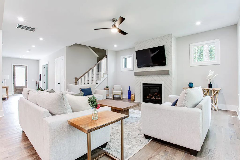 Photo of Livingroom in North Druid Hills