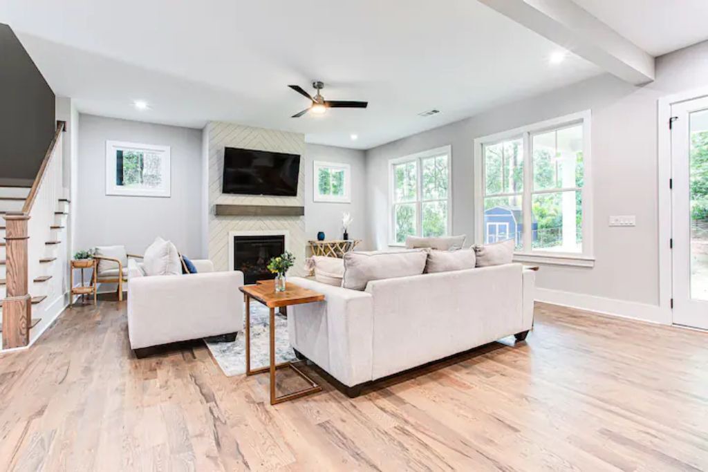 Photo of Livingroom in North Druid Hills