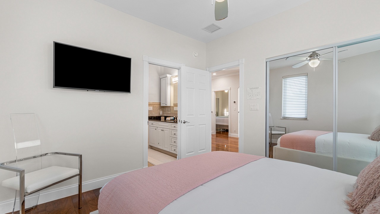 Photo of Bedroom in Lauderdale-by-the-Sea