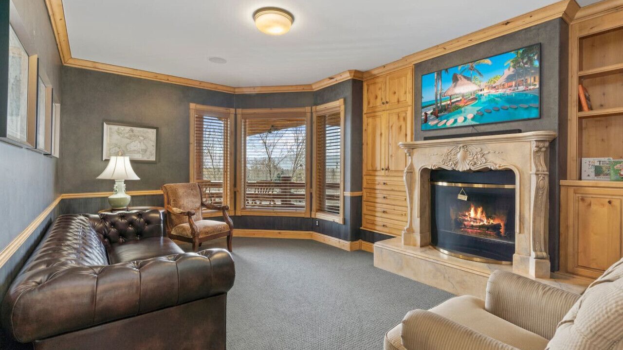 Photo of Livingroom in Midway