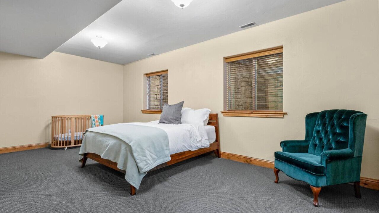 Photo of Bedroom in Midway