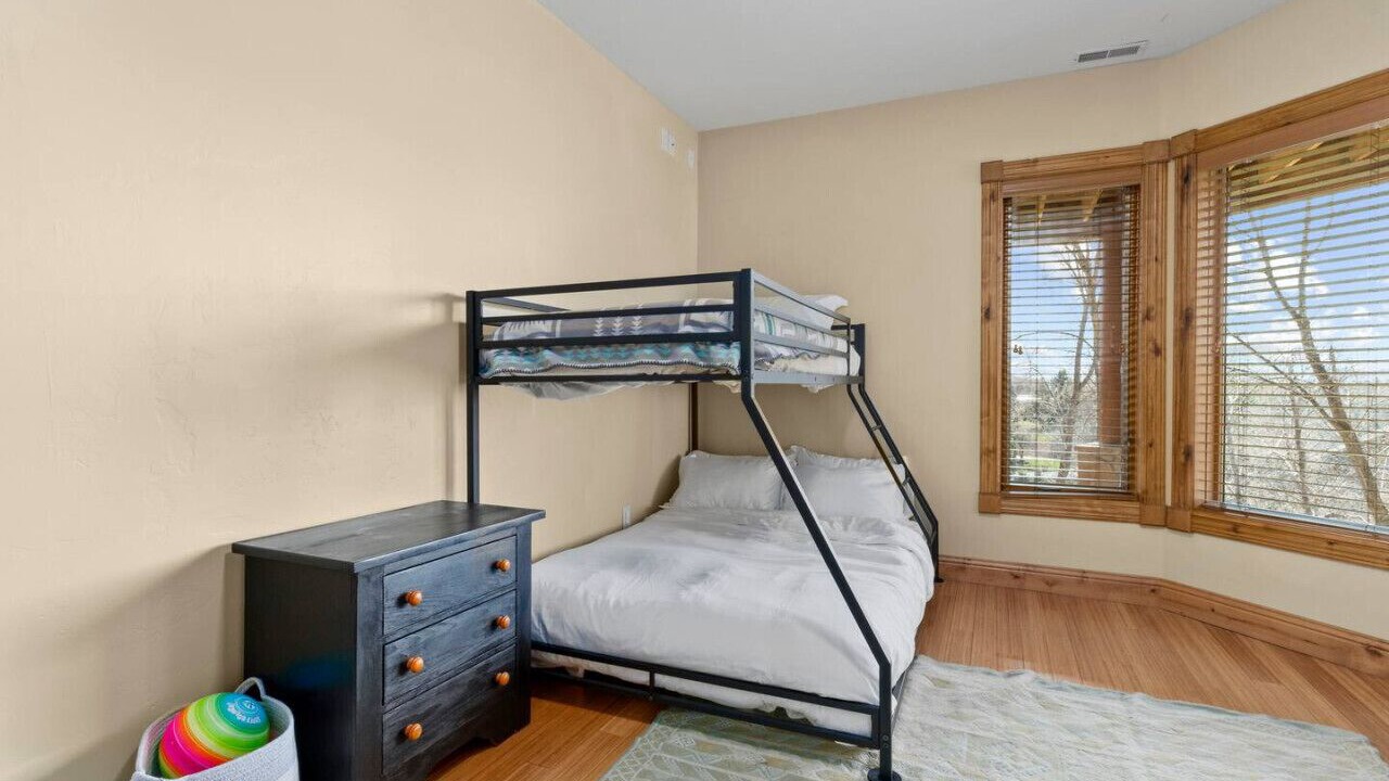 Photo of Bedroom in Midway
