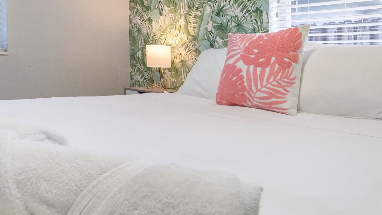 Photo of Bedroom in Hallandale Beach
