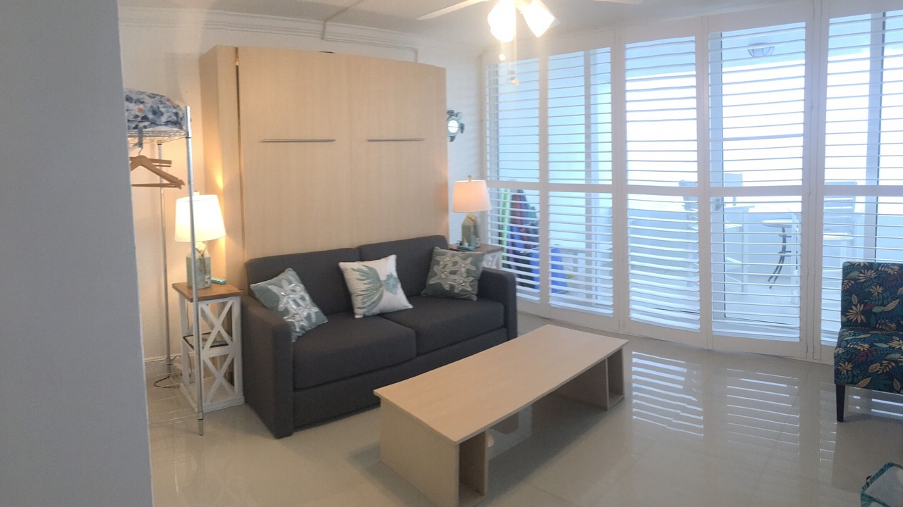 Photo of Livingroom in Galt Mile