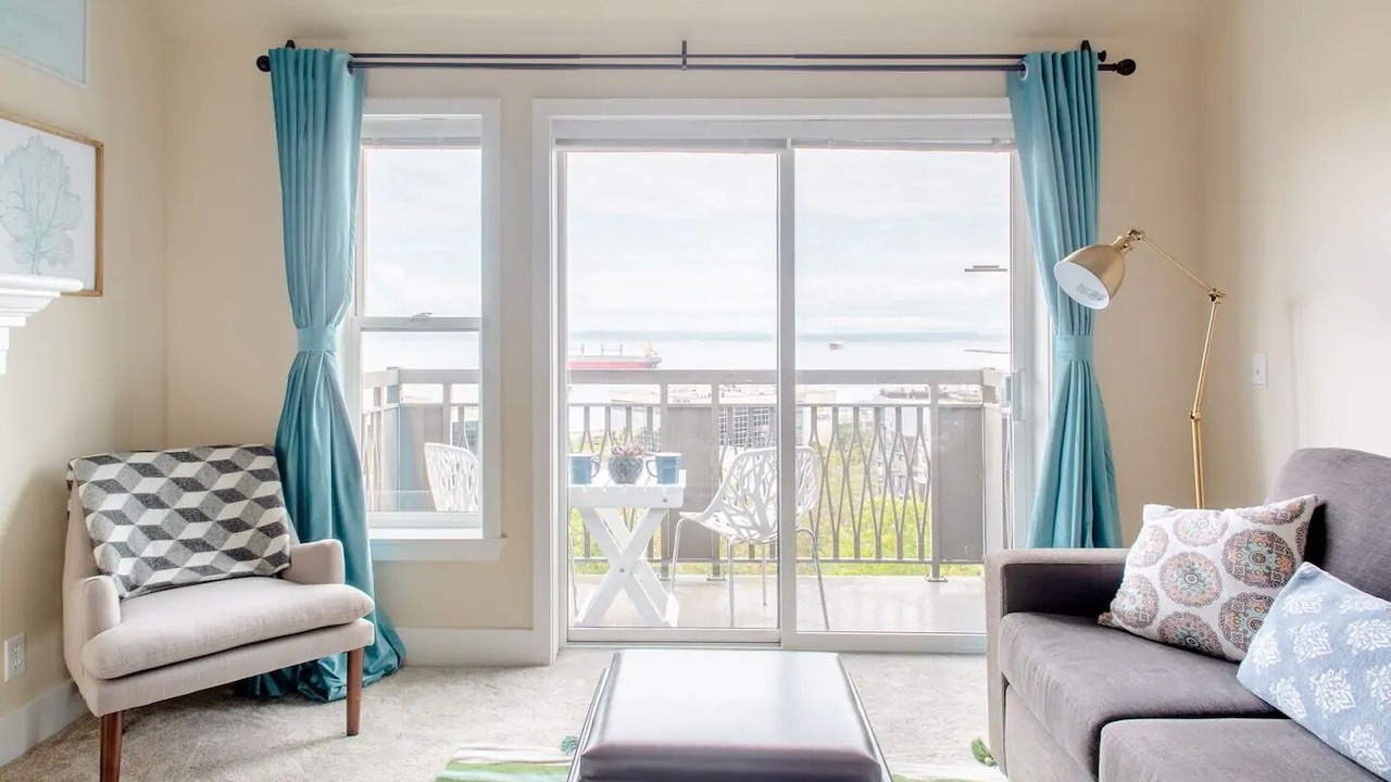 Photo of Livingroom in Lower Queen Anne