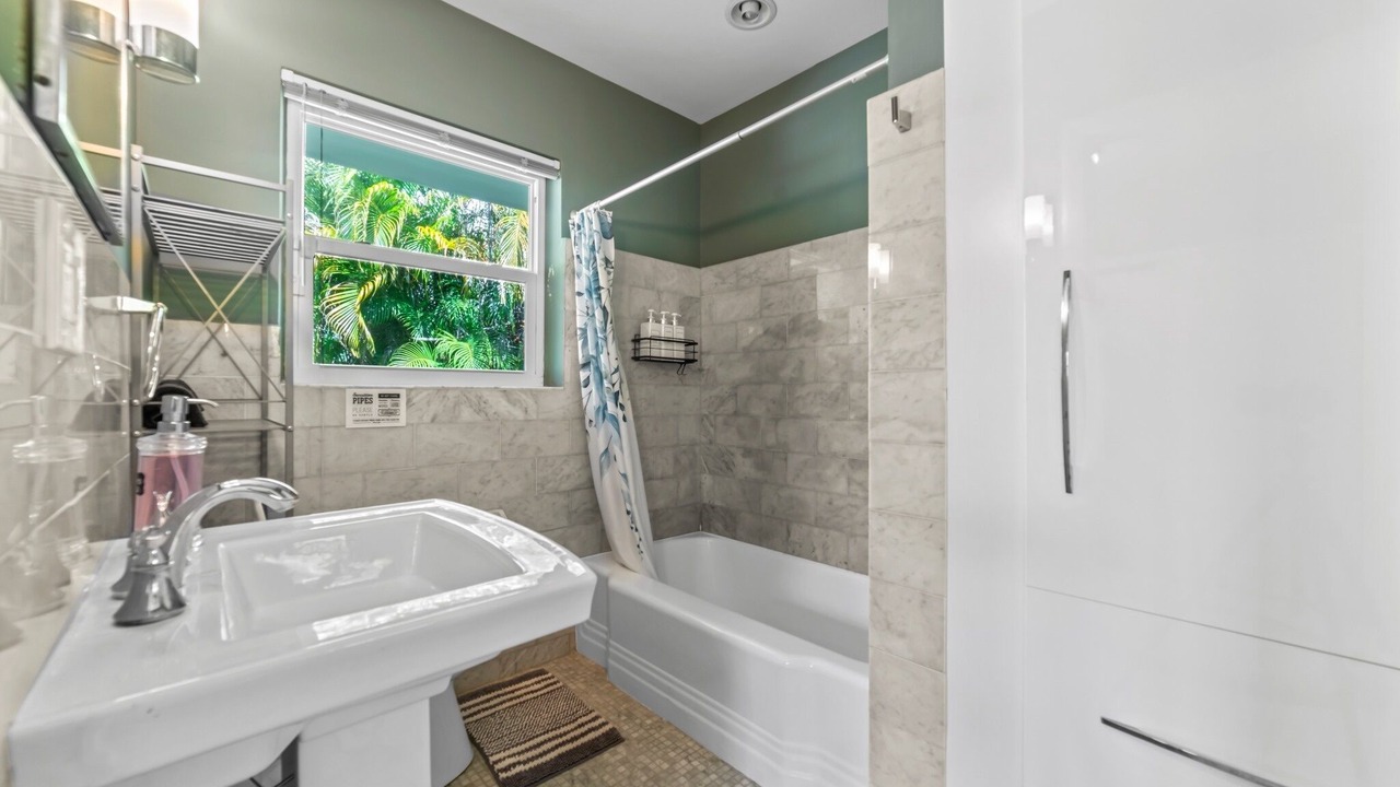 Photo of Bathroom in Victoria Park