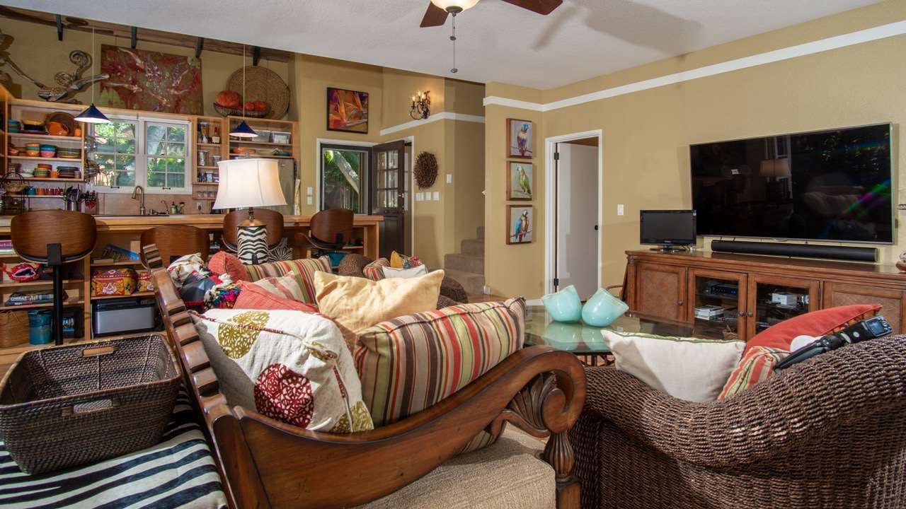Photo of Livingroom in Maunaloa