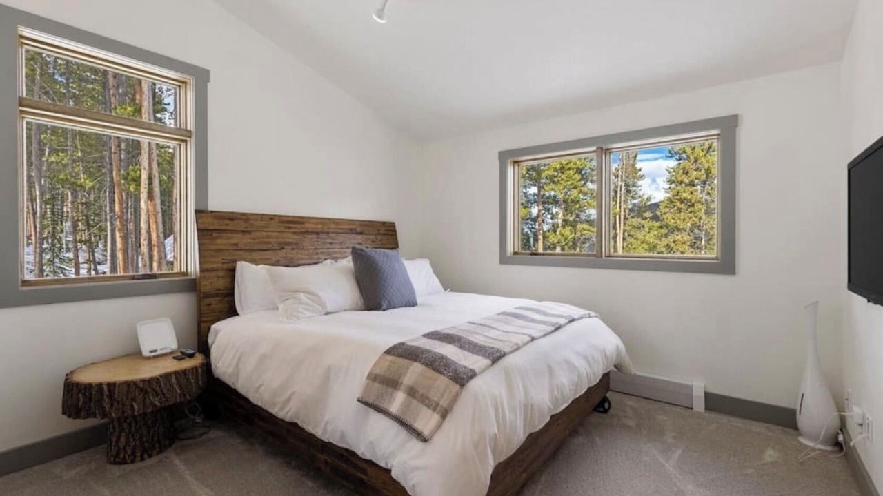 Photo of Bedroom in Breckenridge Heights