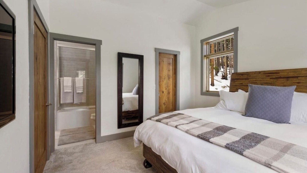 Photo of Bedroom in Breckenridge Heights