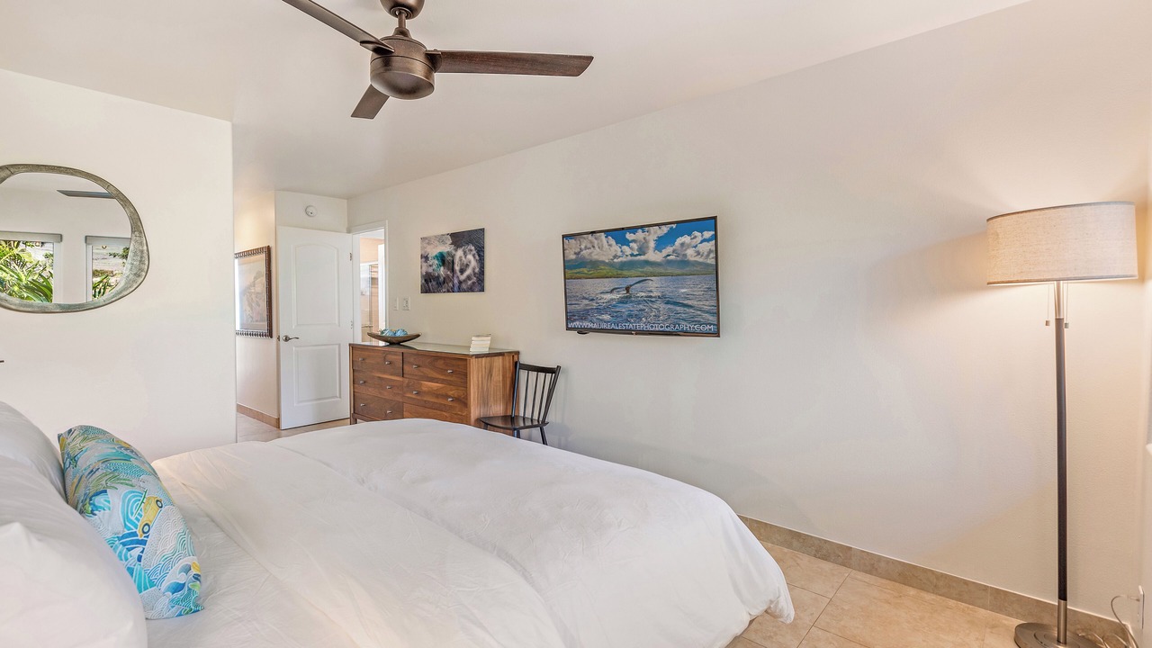 Photo of Bedroom in Historic Lahaina Front Street
