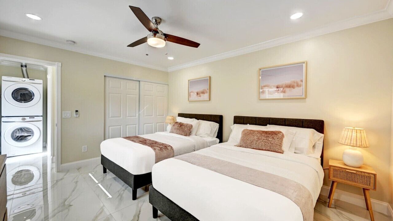 Photo of Bedroom in Hollywood Lakes