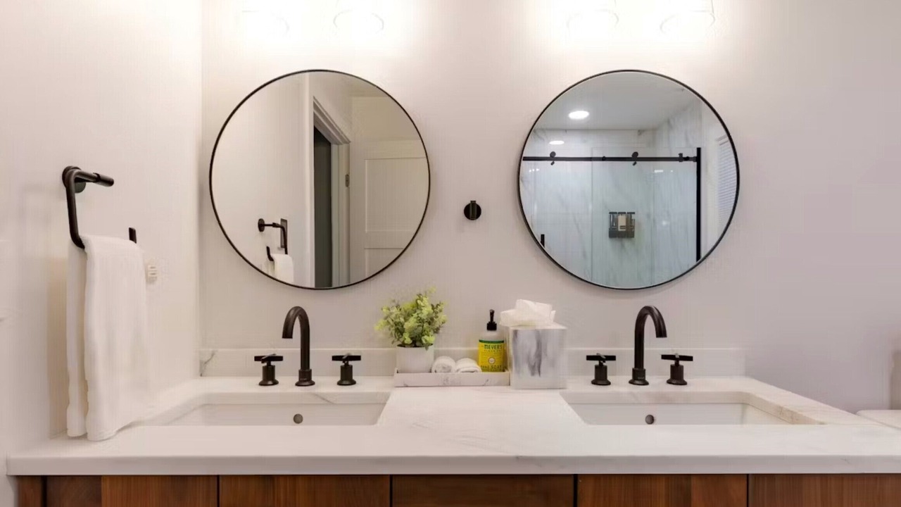 Photo of Bathroom in Leschi