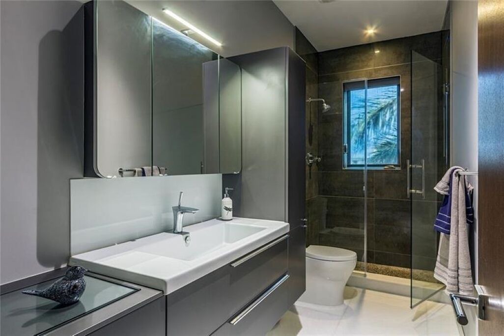 Photo of Bathroom in Bay Colony