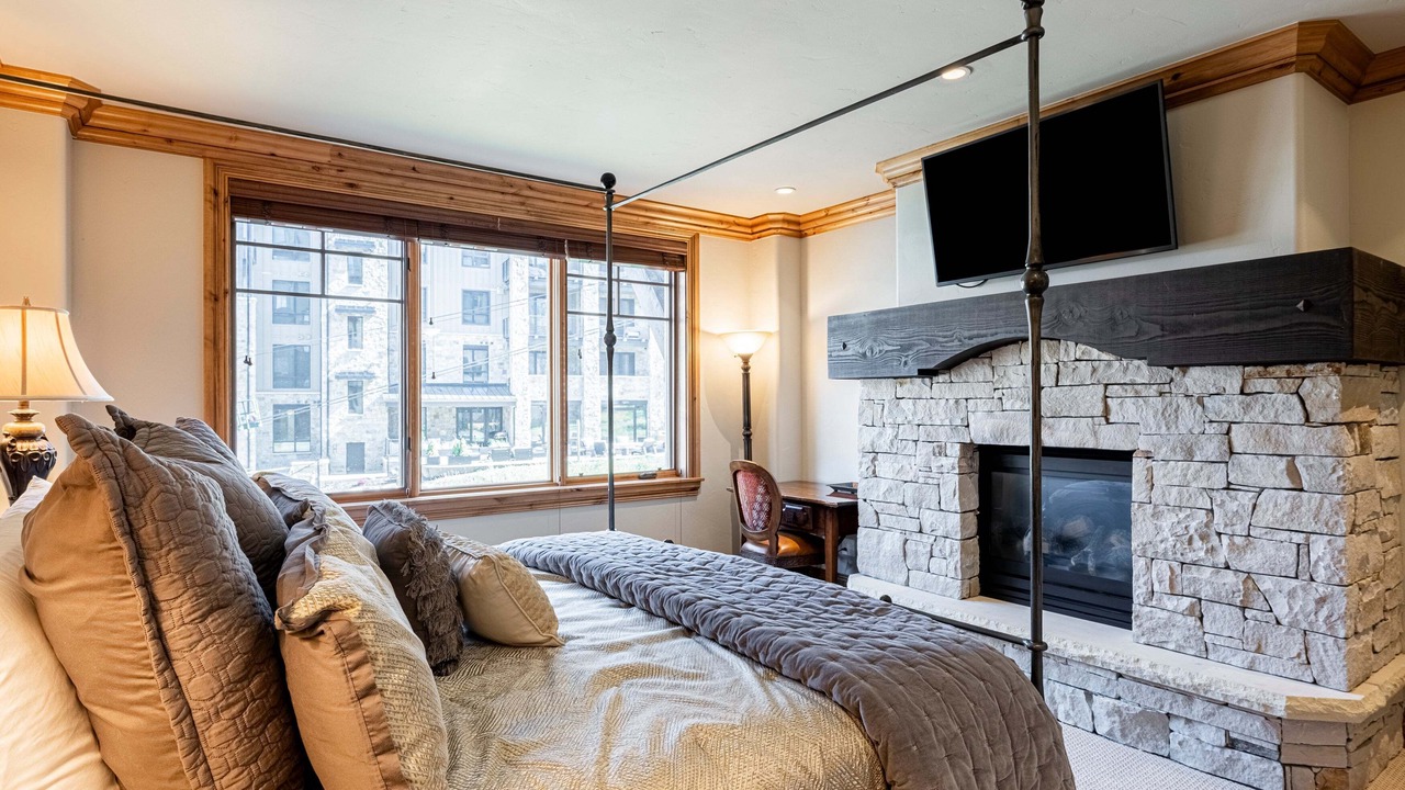 Photo of Livingroom in Empire Pass