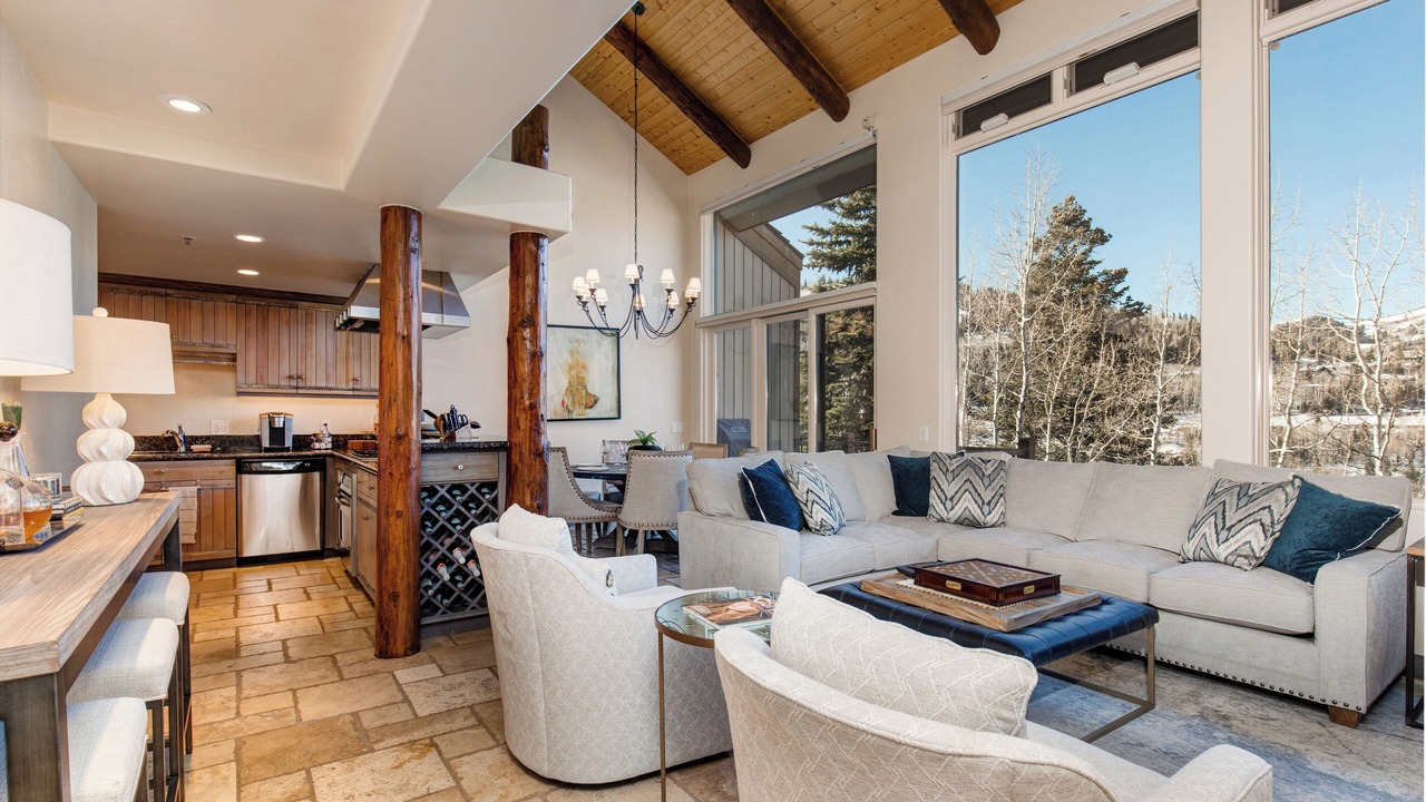 Photo of Livingroom in Deer Valley