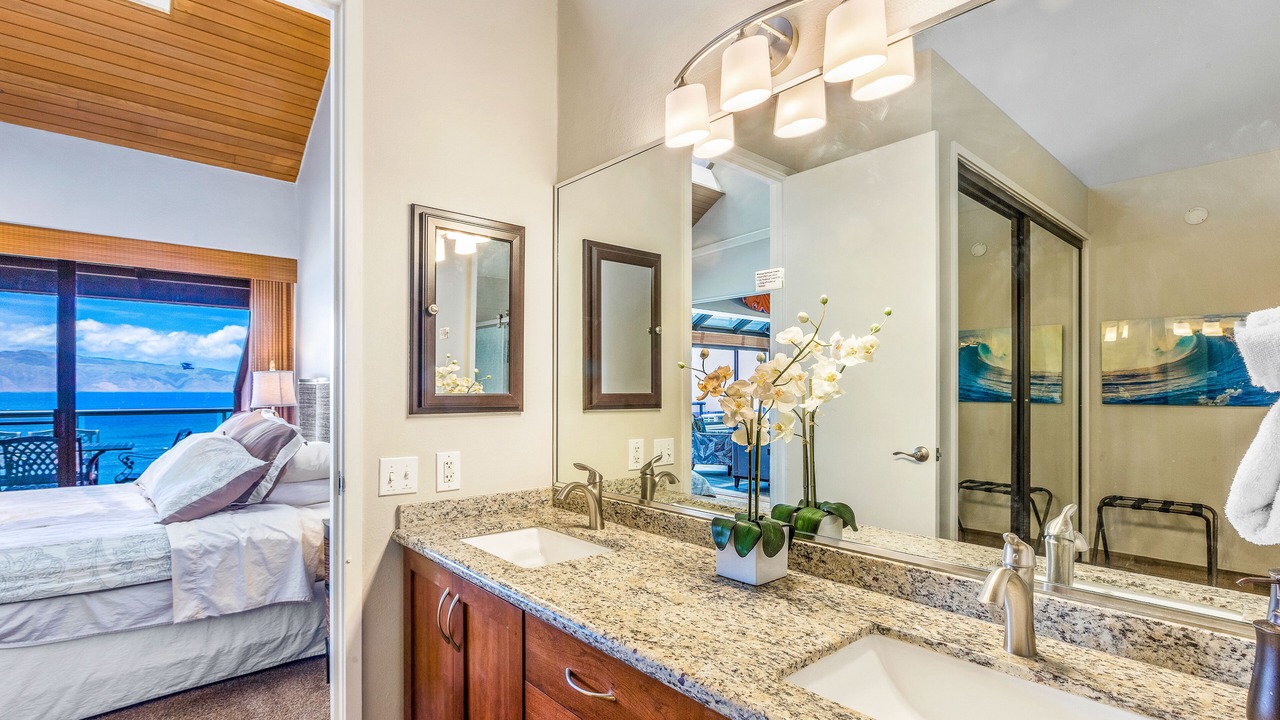 Photo of Bathroom in Kahana