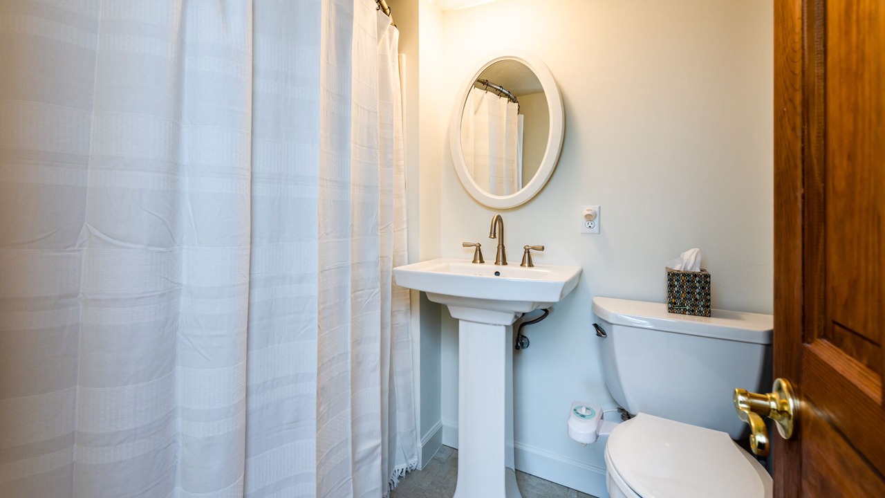 Photo of Bathroom in Baroda