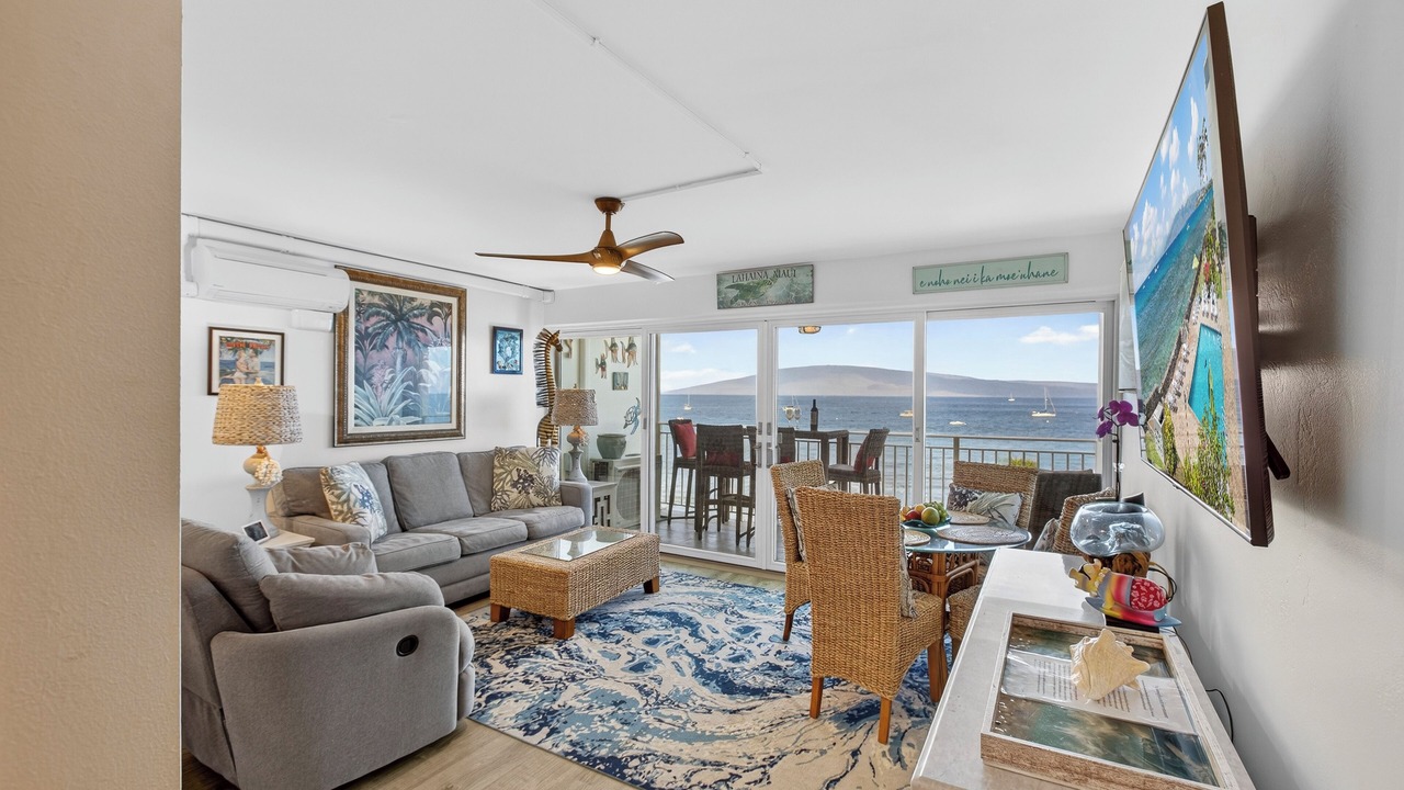 Photo of Livingroom in Historic Lahaina Front Street