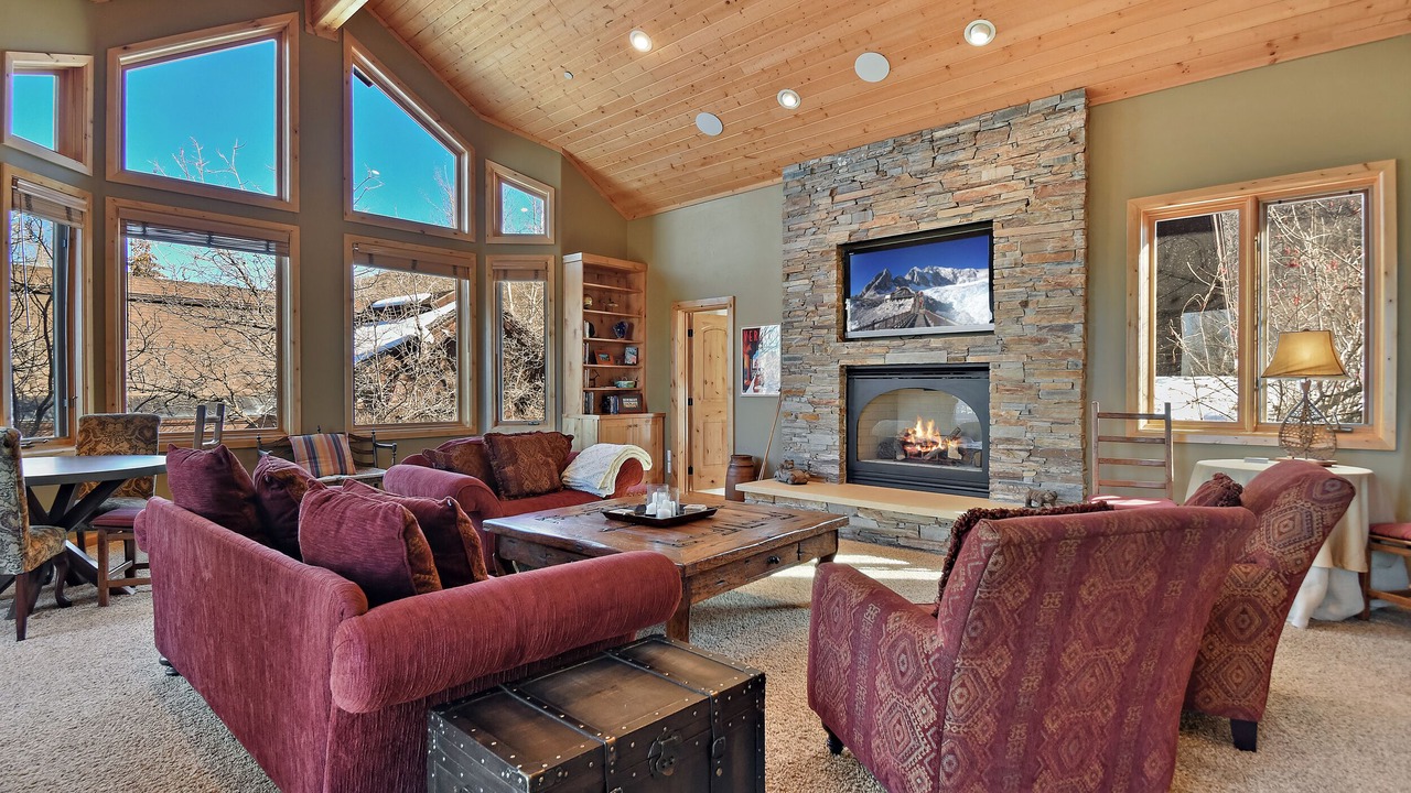 Photo of Livingroom in Deer Valley