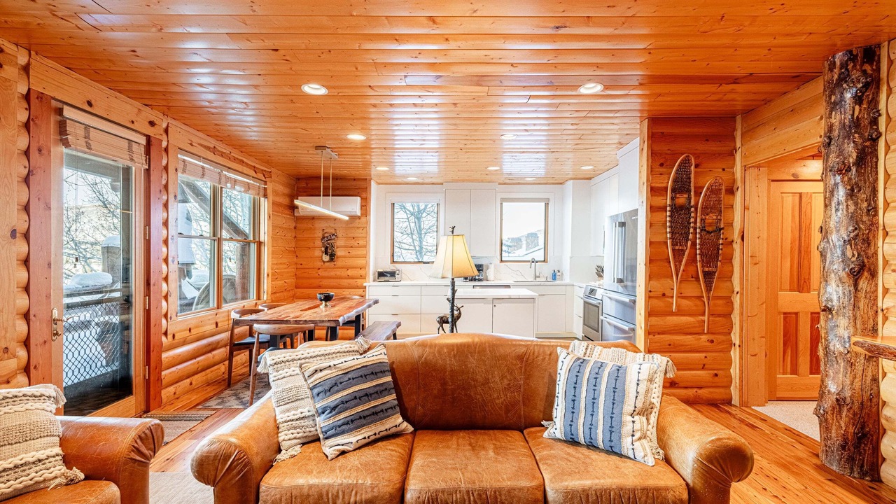 Photo of Livingroom in Deer Valley