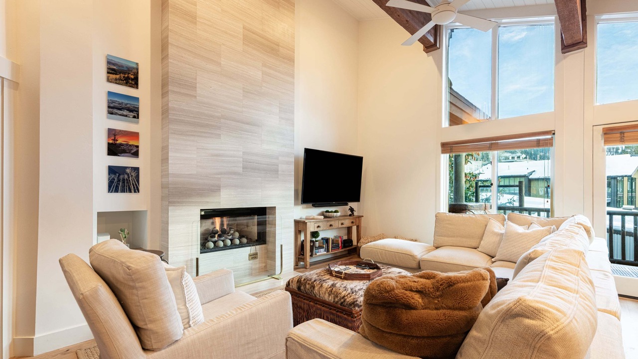 Photo of Livingroom in Deer Valley