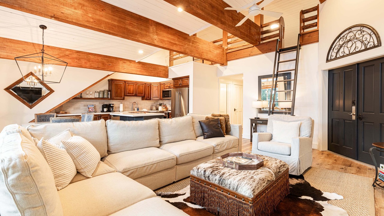 Photo of Livingroom in Deer Valley