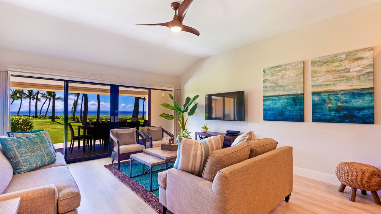 Photo of Livingroom in Historic Lahaina Front Street