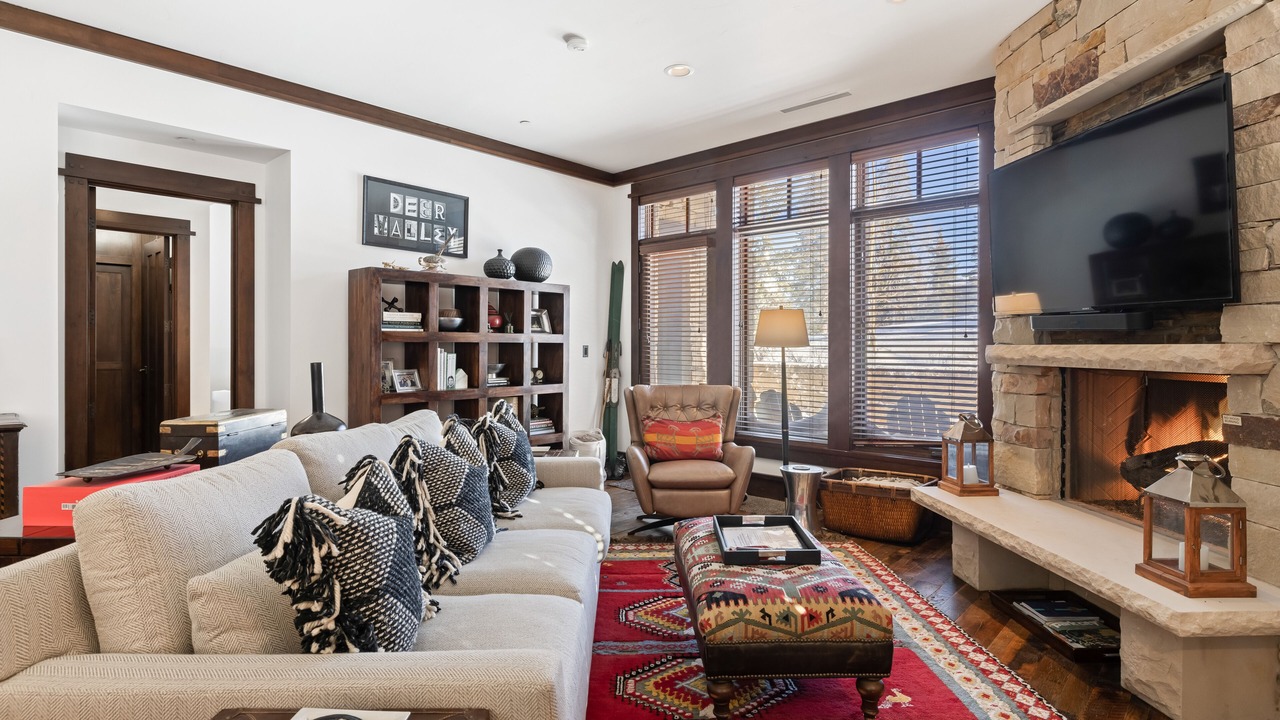 Photo of Livingroom in Empire Pass