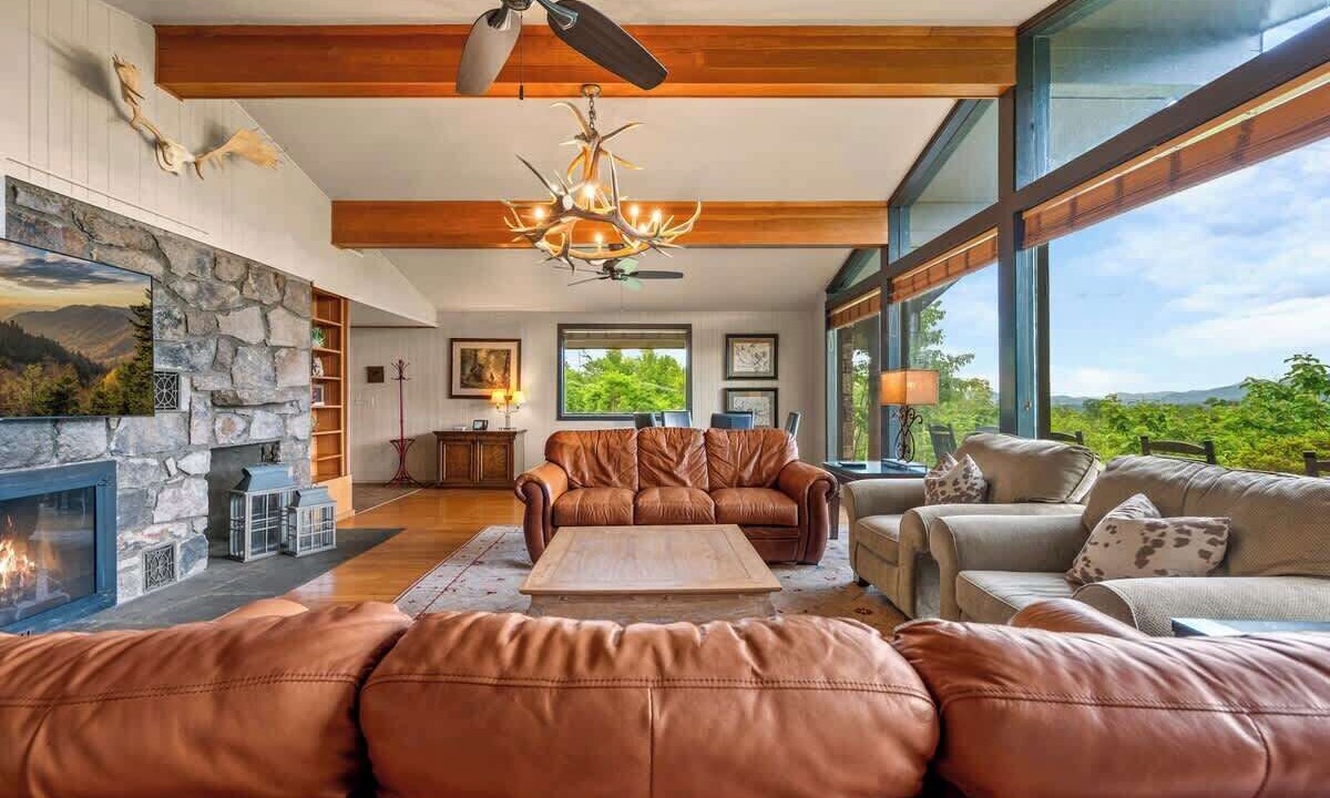 Photo of Livingroom in Chalet Village