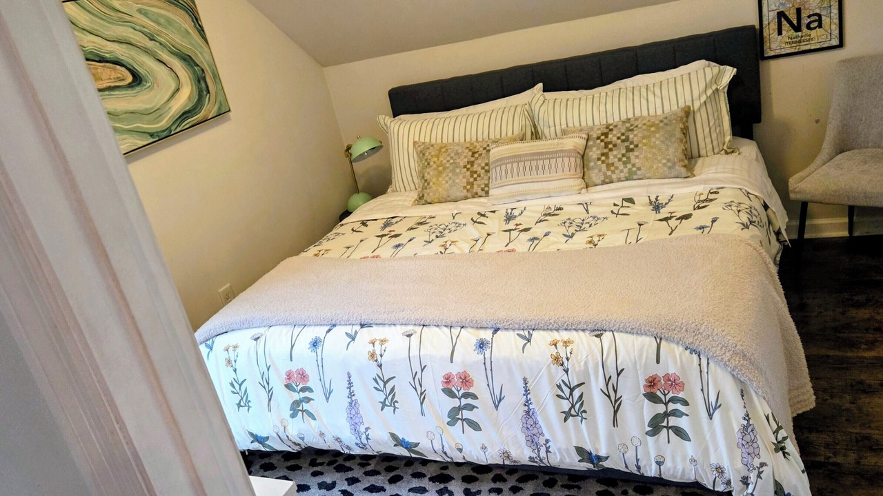 Photo of Bedroom in Cleveland Park