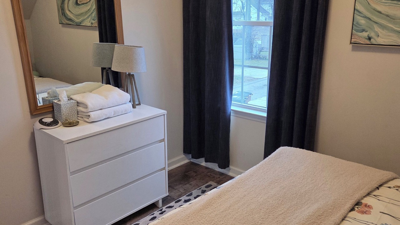 Photo of Bedroom in Cleveland Park
