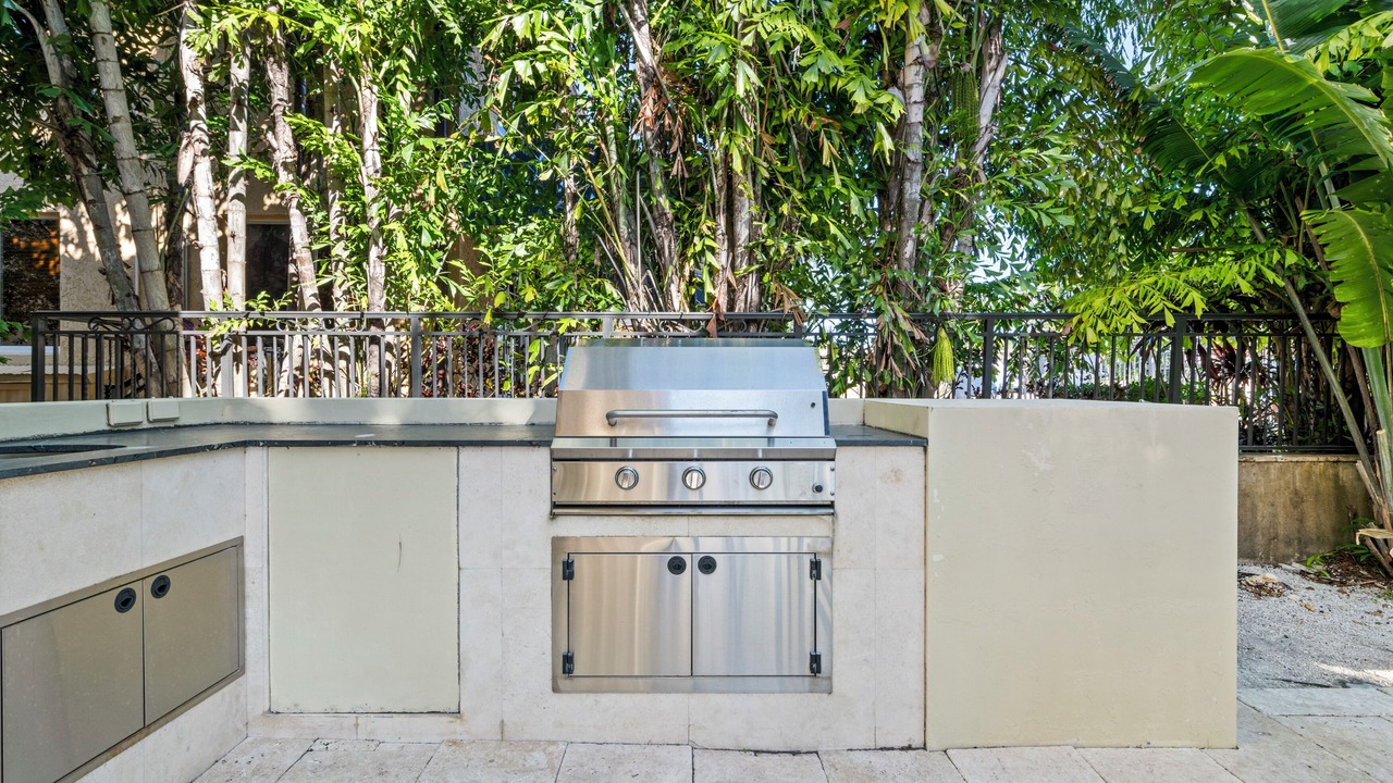 Photo of Patio Balcony in Las Olas Isles