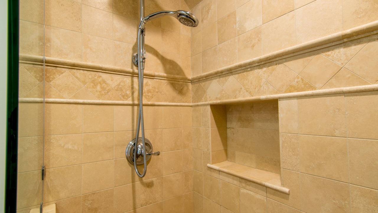 Photo of Bathroom in Historic Lahaina Front Street