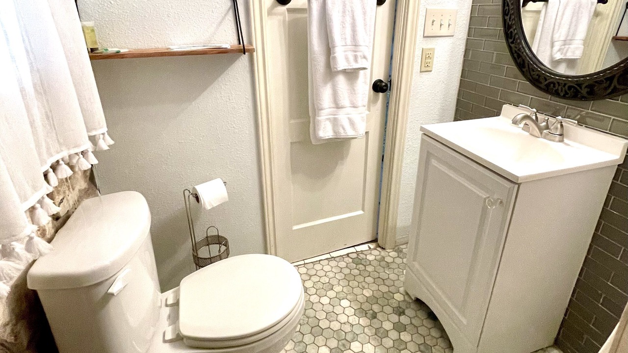 Photo of Bathroom in Grey Forest