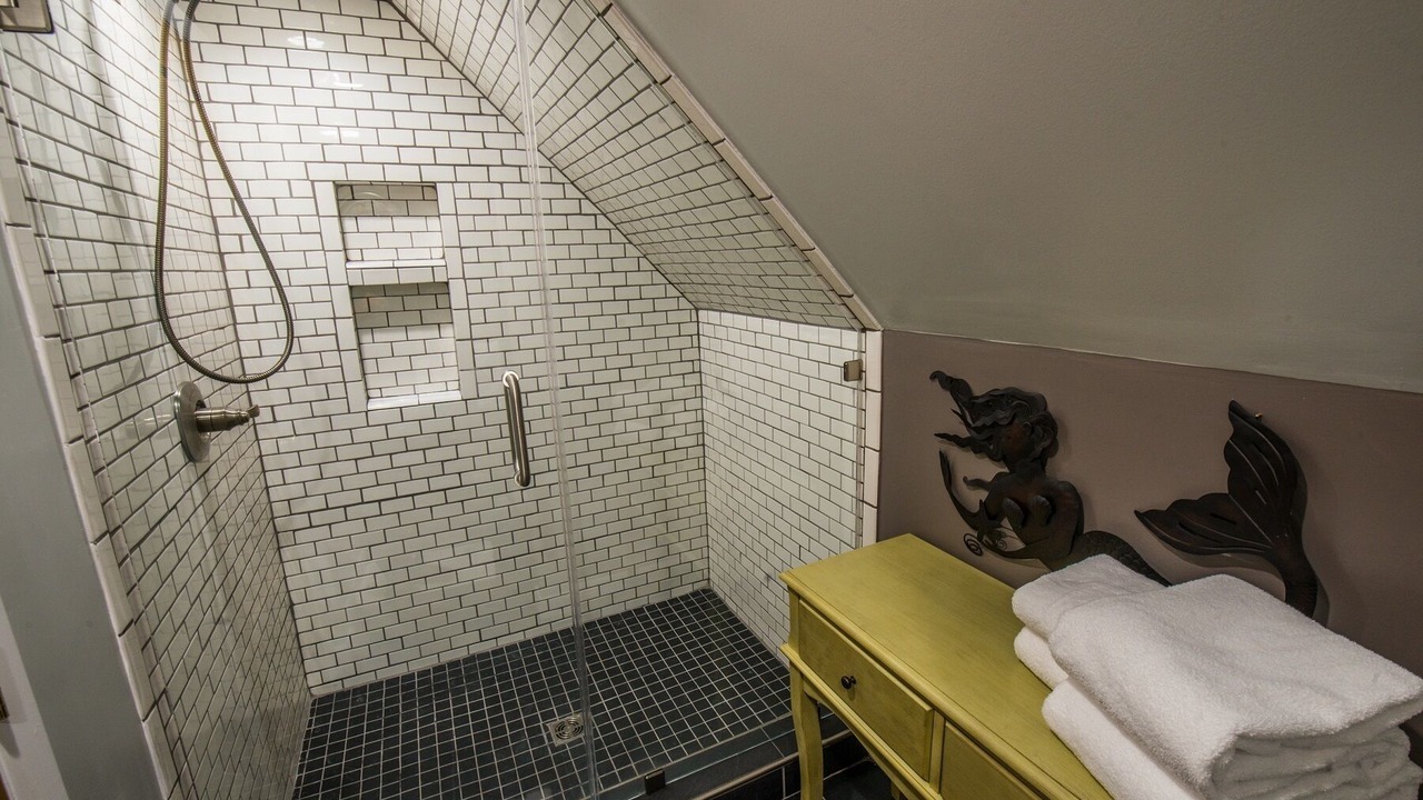 Photo of Bathroom in Fairview
