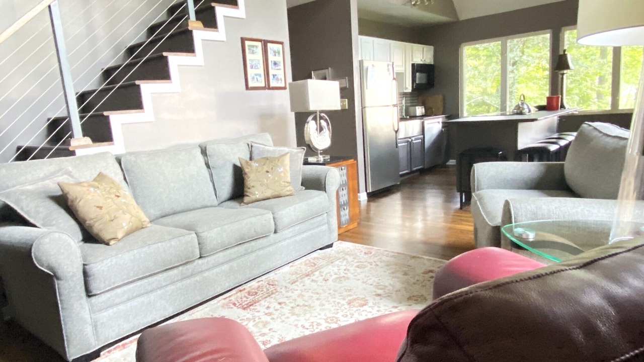 Photo of Livingroom in Fairview