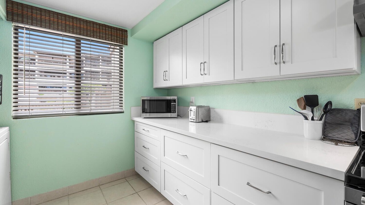 Photo of Kitchen in Kahaluu-Keauhou