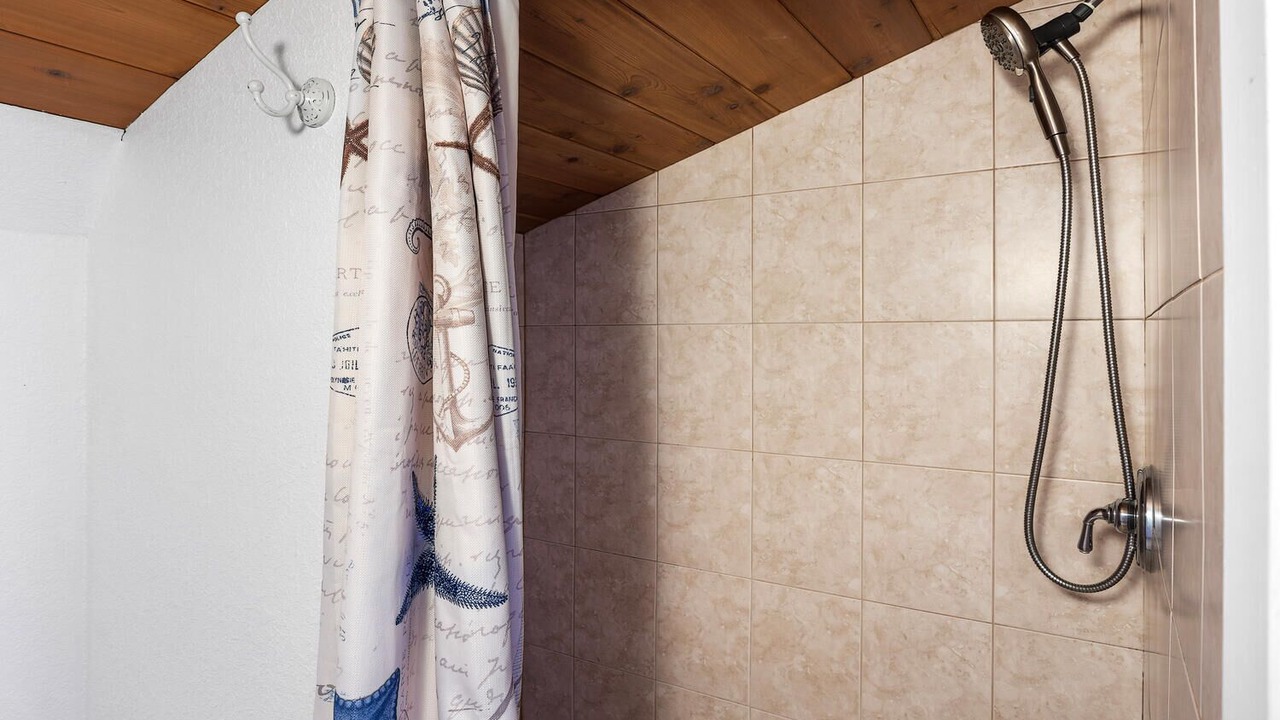 Photo of Bathroom in Kahaluu-Keauhou