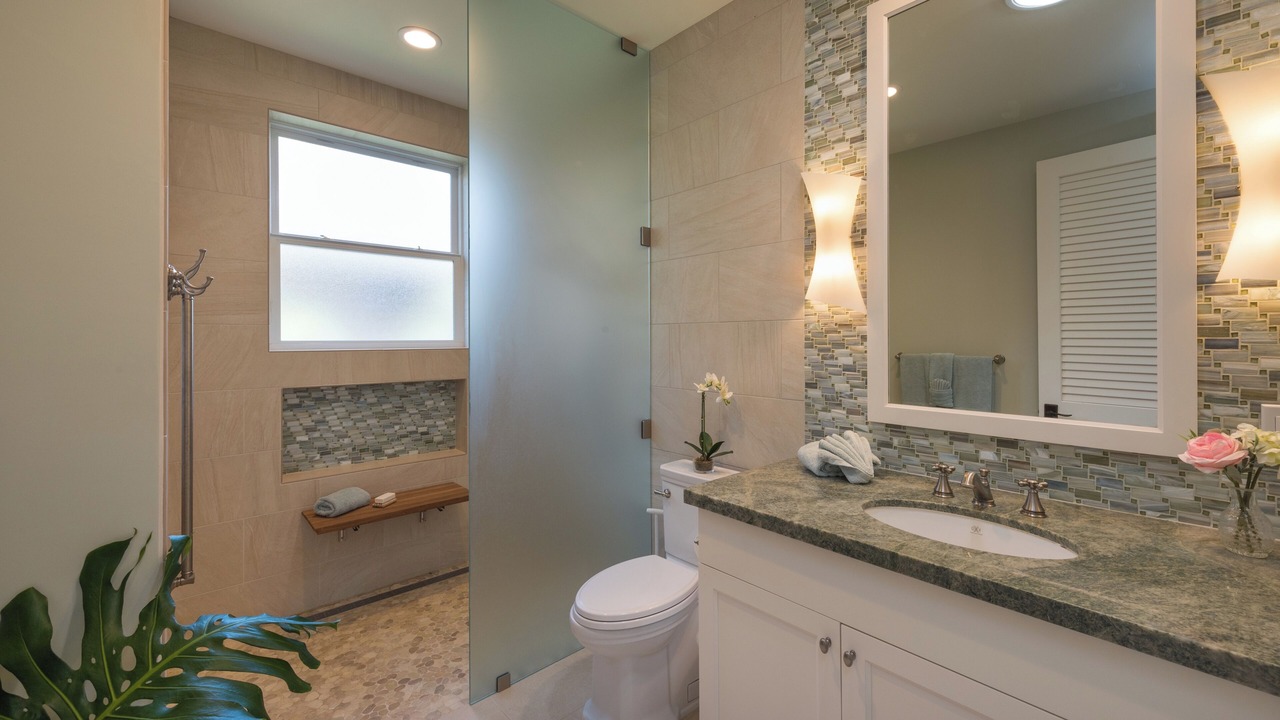 Photo of Bathroom in Mokuleia