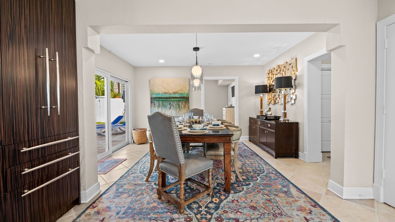 Photo of Livingroom in Lauderdale Beach