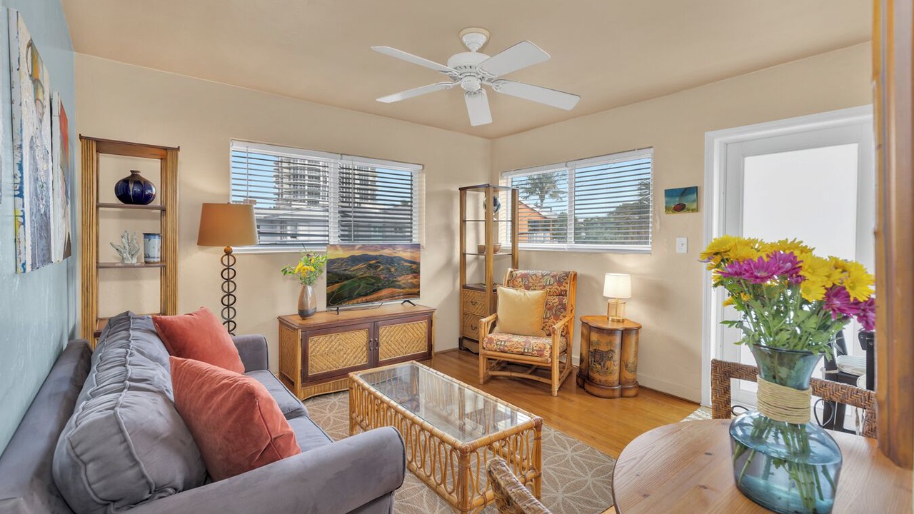 Photo of Livingroom in North Beach
