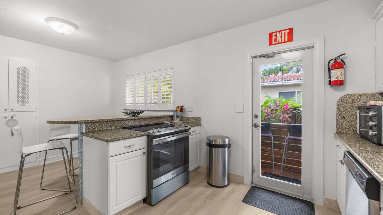 Photo of Kitchen in Hollywood Lakes