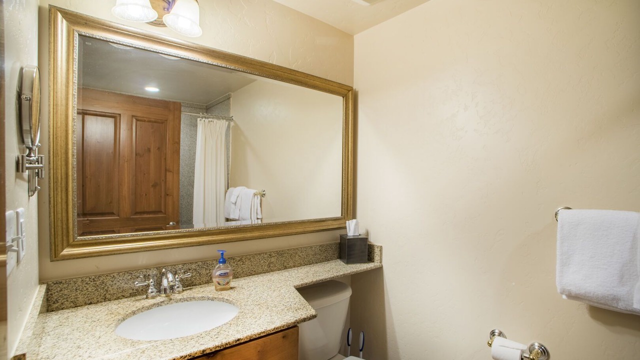 Photo of Bathroom in Midway