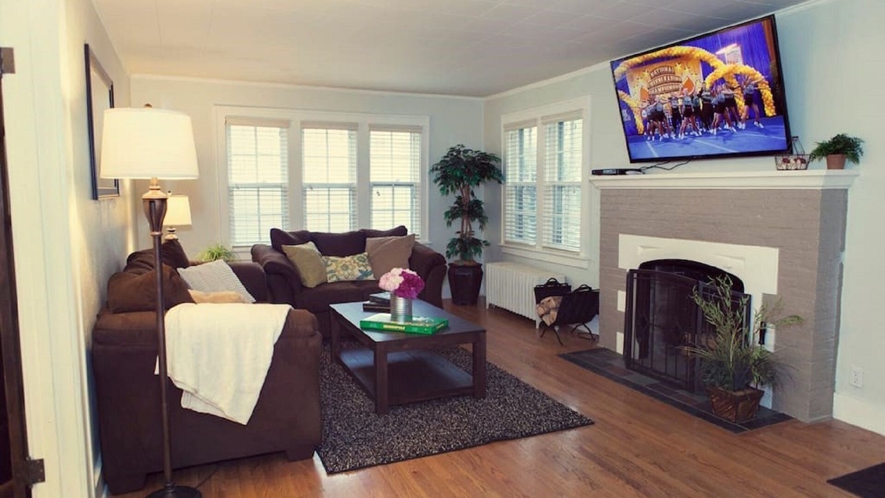 Photo of Livingroom in Northeast South Bend
