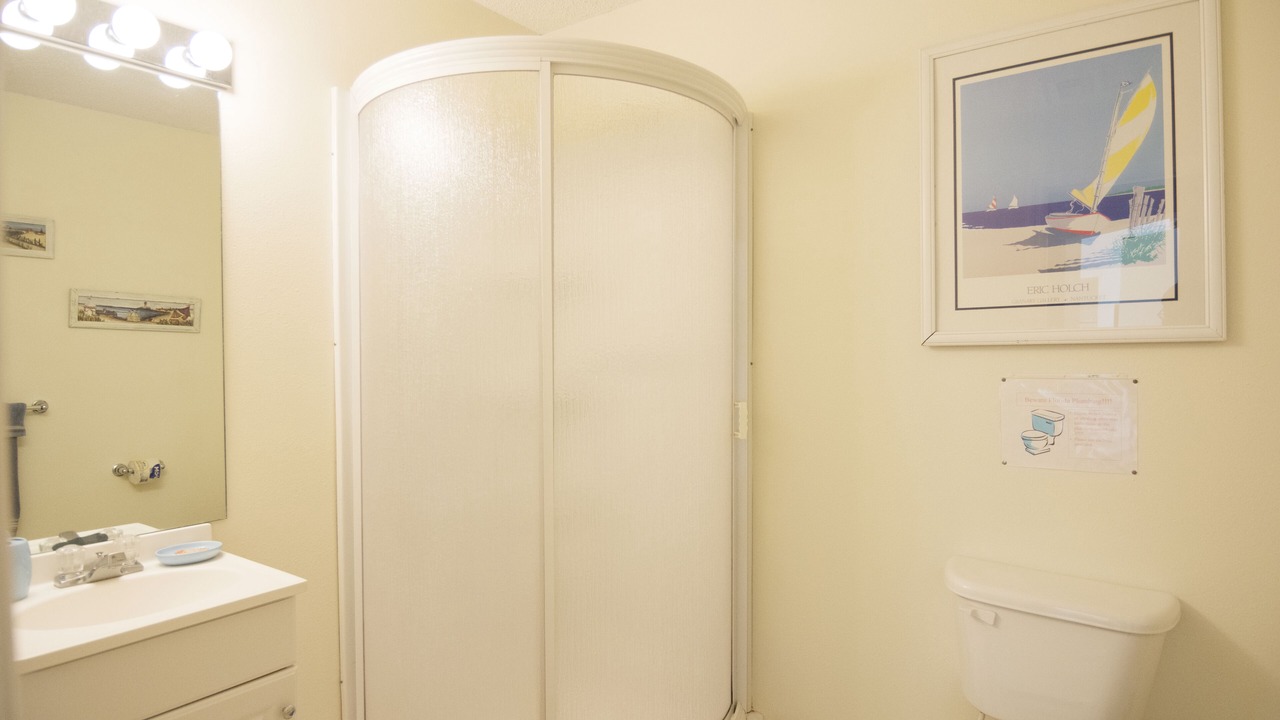 Photo of Bathroom in Lindfields