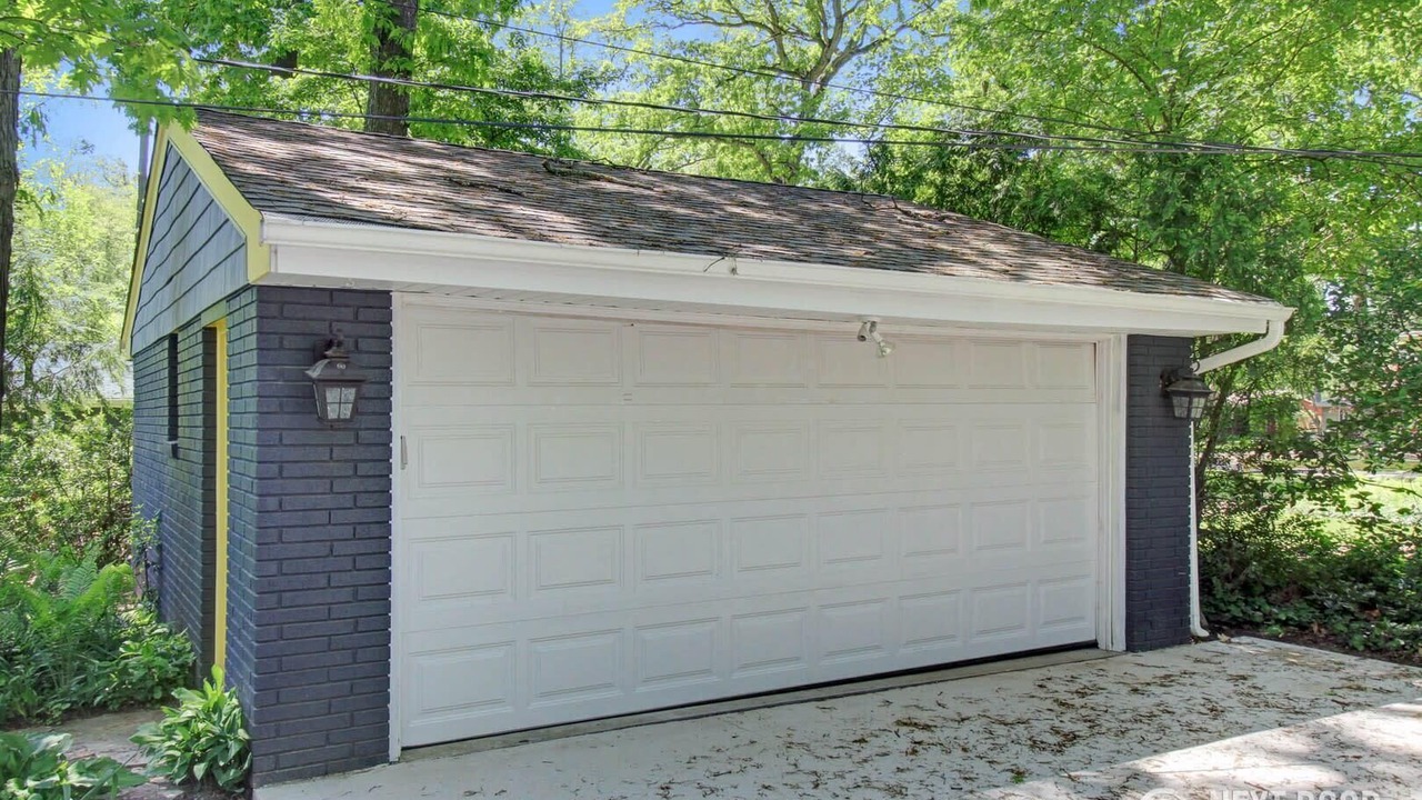 Photo of Others in Wooded Estates